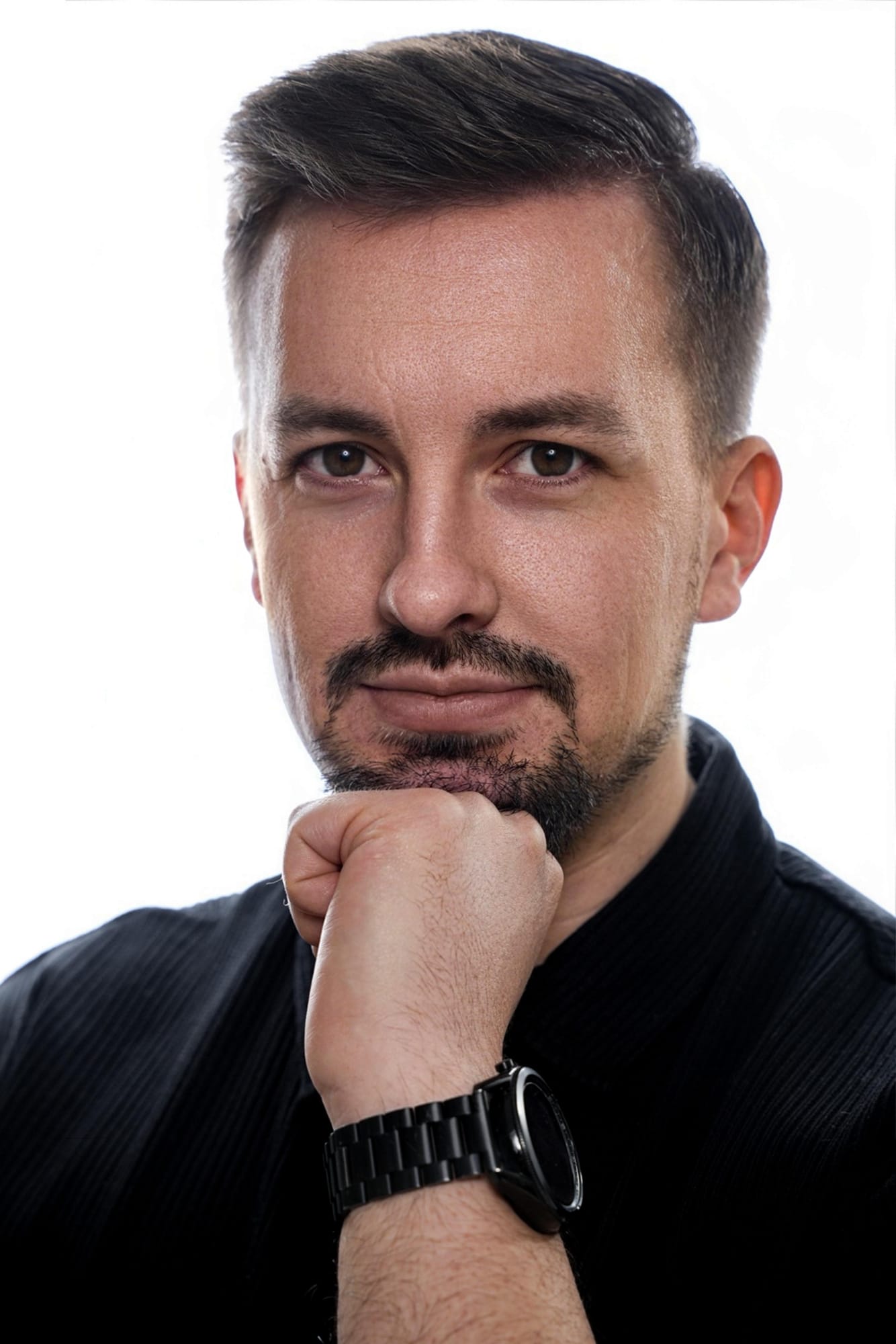 Johann Steinwand blickt nachdenklich in die Kamera